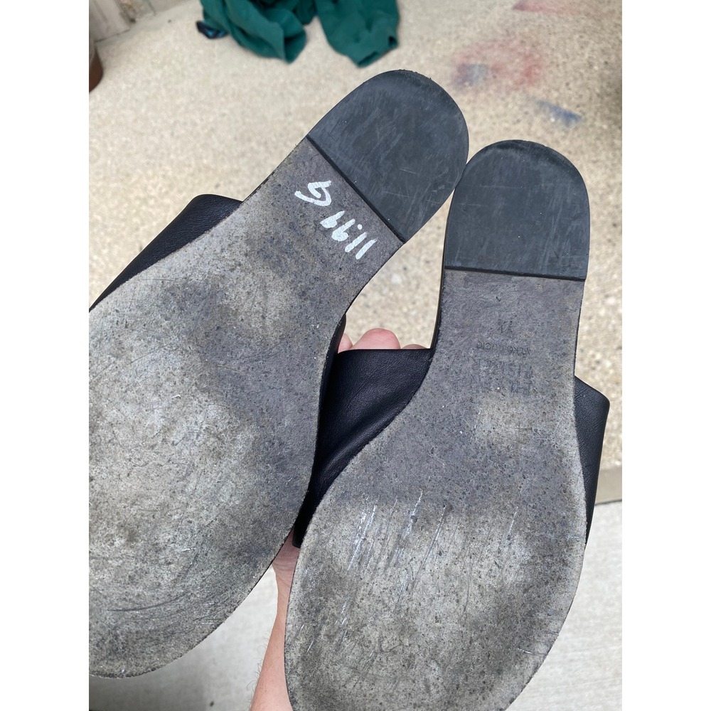 Eileen Fisher Leather Toe Loop Black Slide Sandals Shoes 7.5 Flat Minimalist - Picture 3 of 4